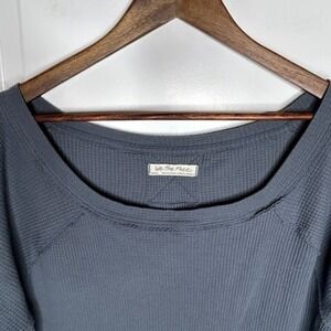 We The Free Charcoal Gray Waffle Knit Long Sleeve Thermal Tunic Top